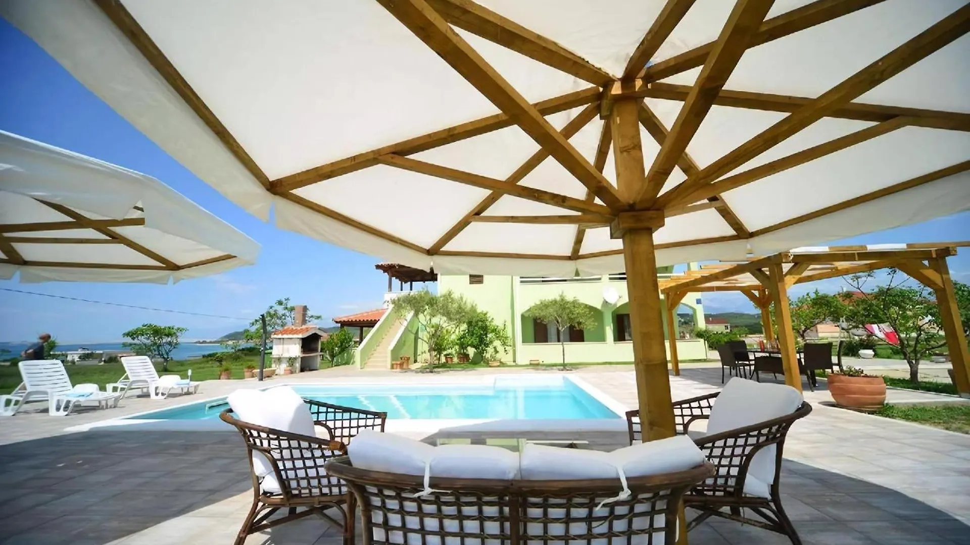 Apartman Wohnung In Ljubac Mit Gemeinschaftlichem Pool