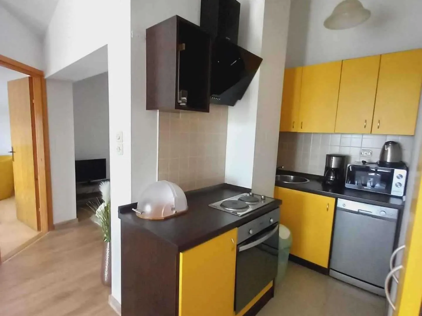 Wohnung In Ljubac Mit Gemeinschaftlichem Pool Krneza
